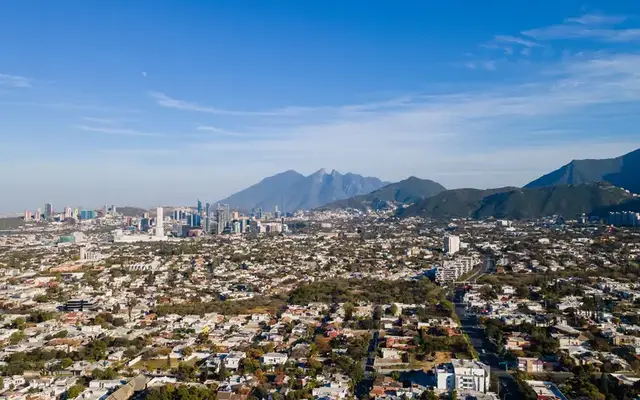 Monterrey con el Cerro de la Silla